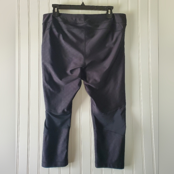 CLEARANCE! Under Armour Leggings Women's Waist 17" Inseam 21" - Picture 2 of 2